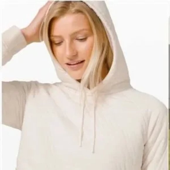 Lululemon Dynamic Movement ivory off white puffer hooded cropped coat size 4 - - Picture 3 of 5